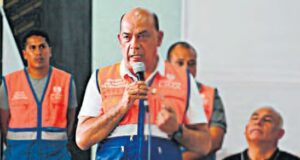 Son 1, 200 casas en riesgo