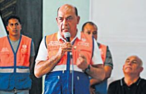 Son 1, 200 casas en riesgo