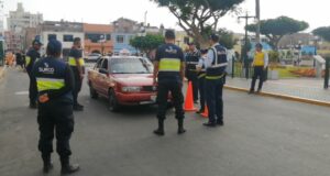 Intervienen en Plaza Mayor de Surco a colectivero informal que escapó de operativo