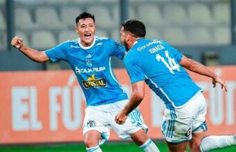 Cristal vapuleó a Nacional 5-1 y pasó a tercera fase de la Copa Libertadores