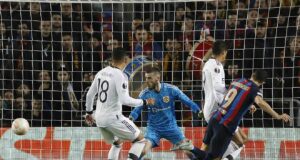 Manchester United recibe al Barcelona por la Europa League