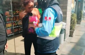 Policias y Serenos de Surco capturan a tendera que se llevó 14 cremas dentro de su canguro