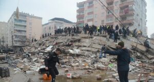 En Turquía y Siria, dos terremotos de magnitud 7.8 dejó más de 3 mil muertos