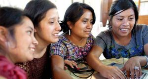 Exclusión digital de mujeres, nueva forma de analfabetismo