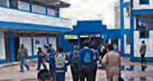 Colegio presenta rajaduras