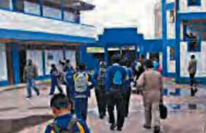 Colegio presenta rajaduras