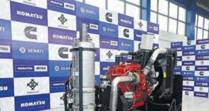 Komatsu-Mitsui dona maquinaria de alta tecnología