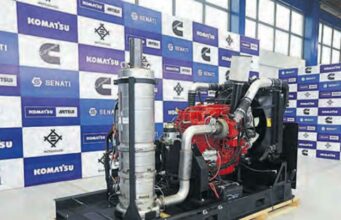 Komatsu-Mitsui dona maquinaria de alta tecnología