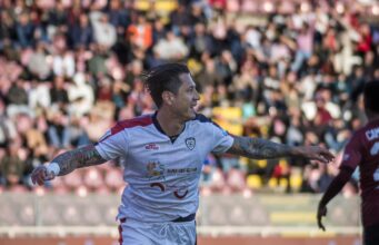 Cagliari goleó a Reggina 4-0 con dos goles de Lapadula en la Serie «B» de Italia