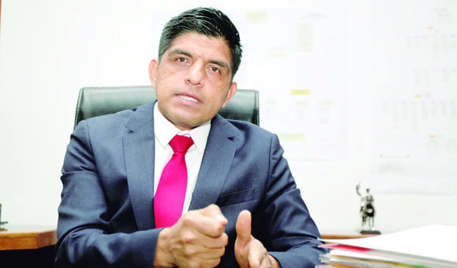 Exministro Carrasco acusa “persecución, venganza política y discriminación”