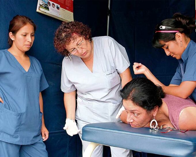 Salud y asesoría legal para la mujer