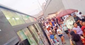 Choferes hacen losa que quieren en la Av. Grau