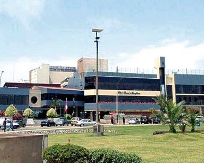 Suspenden sin justificación a socios de Club de Miraflores