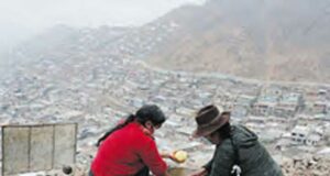 Encuesta revela que mayoría de peruanos teme quedar desempleado y percibe crisis económica