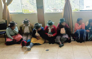 Fiscalía acusa por ‘disturbios’ a 39 campesinos en Apurímac Fiscalía acusa por ‘disturbios’ a 39 campesinos en Apurímac