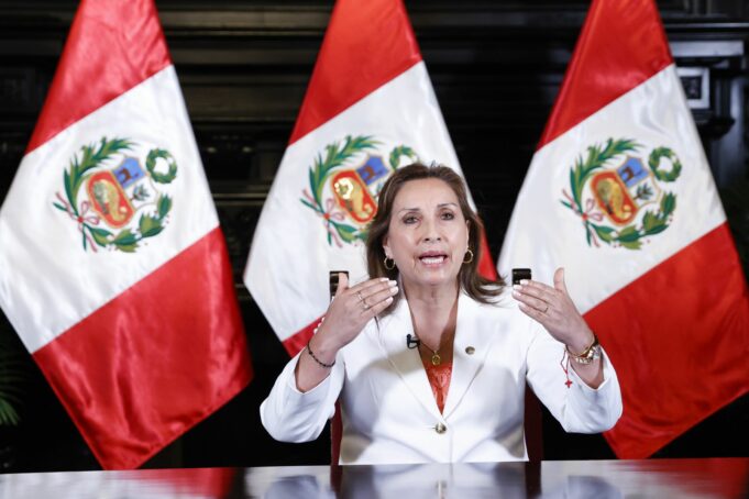 Dina Boluarte afirma que quiere «desterrar el machismo»