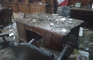 Techo de despacho congresal colapsa y genera desastre Techo de Congreso colapsa y genera desastre en despacho