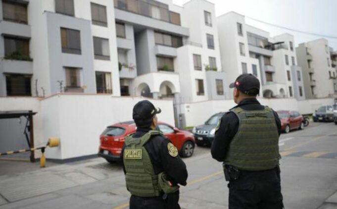 Ministerio Público allana inmuebles de oficiales PNP supuestamente vinculados al ‘Español’