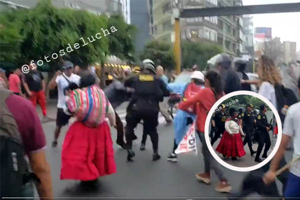 Miraflores: PNP golpea a ancianas y jóvenes protestantes en Parque Kennedy [VIDEO]