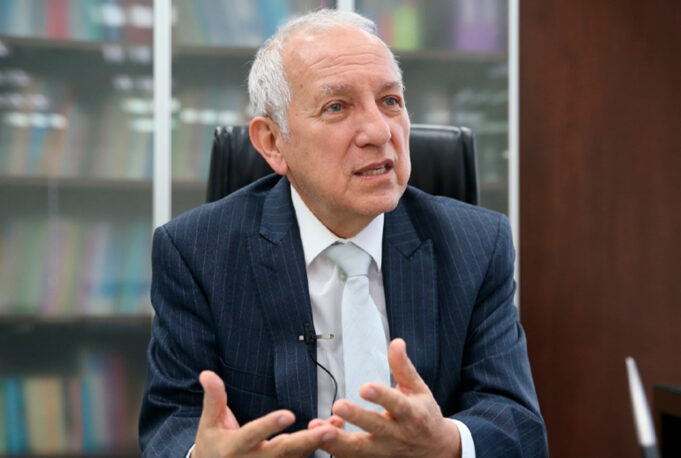 Ministerio de Cultura respalda las declaraciones de Óscar Becerra y denuncia que madres exponen a sus hijos Ministerio de Cultura respalda las declaraciones de Óscar Becerra y denuncia que madres exponen a sus hijos