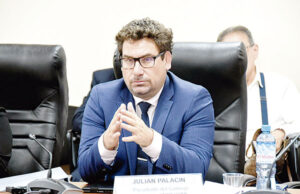 El Ejecutivo retira a Julián Palacín de la jefatura del INDECOPI El Ejecutivo retira a Julián Palacín de la jefatura del INDECOPI