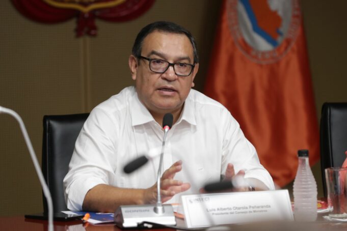 Alberto Otárola: «la salud está bien atendida»