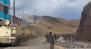 Soldados del Ejército Peruano en contra de militarizar Puno