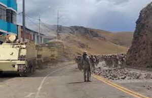 Soldados del Ejército Peruano en contra de militarizar Puno