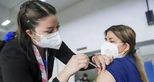 Vacuna argentina contra la Covid-19 estaría lista a mitad de año