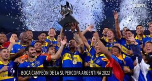 Advíncula celebró su cuarto título con Boca Juniors