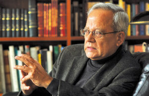 Hildebrant exige a Dina Boluarte: “Tiene que largarse” Hildebrant exige a Dina Boluarte: “Tiene que largarse”