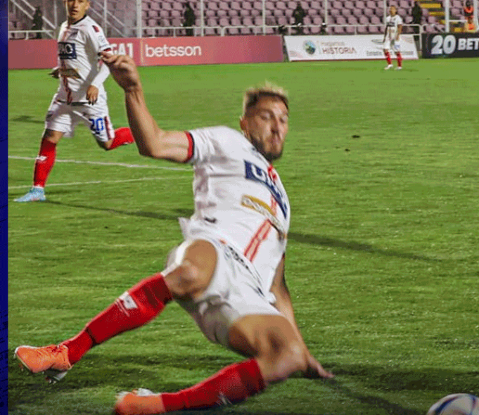 Carlos Mannucci se bajó al puntero Garcilaso ganándole en Cusco 2-1