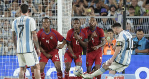 Argentina venció a Panamá 2-0 ante un Monumental de Núñez totalmente lleno