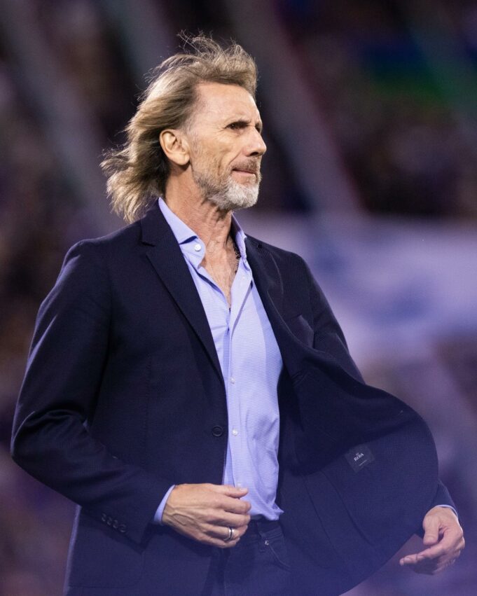 «Tigre» Gareca logró primer triunfo con Vélez que goleó a Central Córdoba 4-0