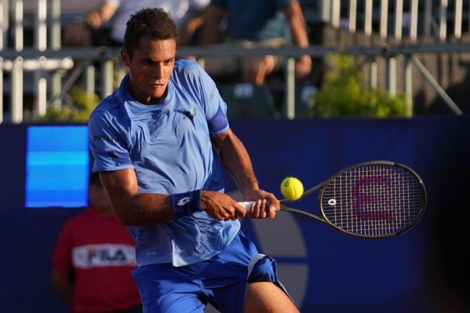 «Juanpi» Varillas cayó en primera ronda del Máster 1000 de Miami ante argentino Pella