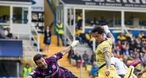 Lapadula anotó gol a Buffon en derrota del Cagliari ante el Parma 2-1