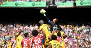 Barcelona derrotó al Atlético de Madrid 1-0 y sigue con 11 puntos encima del Madrid