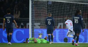 PSG con Messi y Mbappé volvió a perder en Liga 1 de Francia esta vez con Lyon 1-0