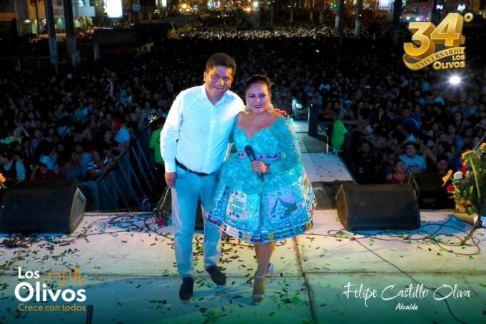 Dina Paucar hizo zapatear a 20 mil almas en concierto de Los Olivos y bailó con alcalde Felipe Castillo