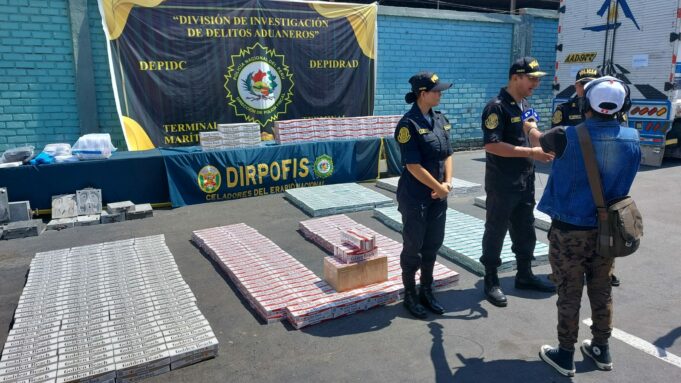 Descubren más 300 mil cigarrillos ilegales en caleta de tráiler valorizados en cien mil soles