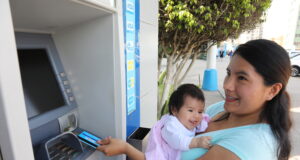 *¿A cuánto equivalen los subsidios por maternidad y lactancia que otorga EsSalud a sus aseguradas?