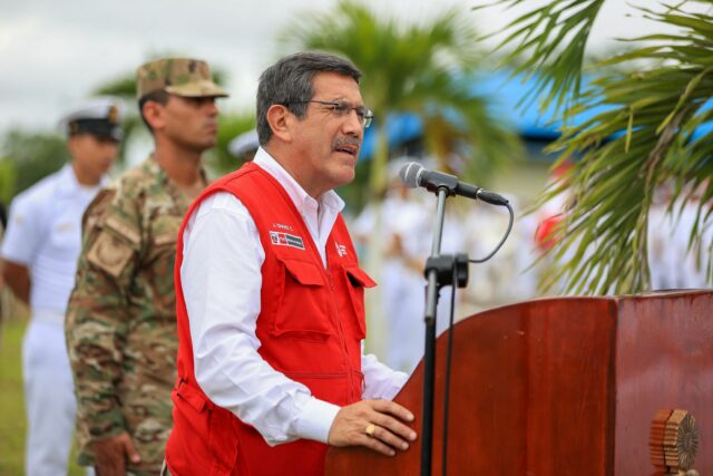 Ministro de Defensa mudará su despacho al norte del Perú