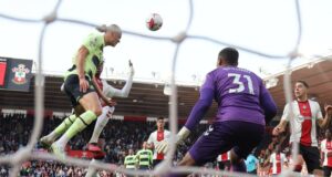 Manchester City goleó al Southampton 4-1 y pone presión al líder Arsenal que juega hoy