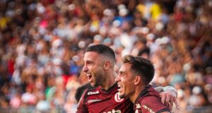 Universitario venció a Municipal 2-1 y le sigue respirando de cerca a líder Alianza Lima