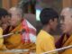 ¡Polémica! Dalai Lama: líder espiritual del budismo besa en la boca a niño