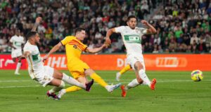 Barcelona goleó al Elche 4-0 y sigue de líder cómodo en España
