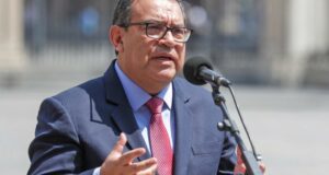 Alberto Otárola sobre crisis migratoria: «Le pedimos al presidente Boric que solucione sus problemas y no los tire a nuestro país»