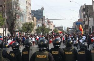 Amnistía Internacional insta la Gobierno que investigue la violencia policial que dejó 50 muertos en las protestas contra Dina Boluarte Nuevo equipo de fiscales investigará las violentas muertes durante protestas