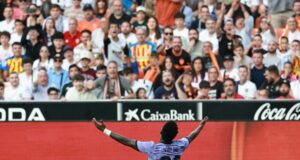 Sancionarán “de por vida” al aficionado del Valencia por insulto racista a Vinicius Junior