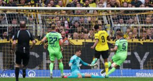 Borussia Dortmund goleó al Wolfsburgo 6-0 y amenaza al líder Bayern Múnich